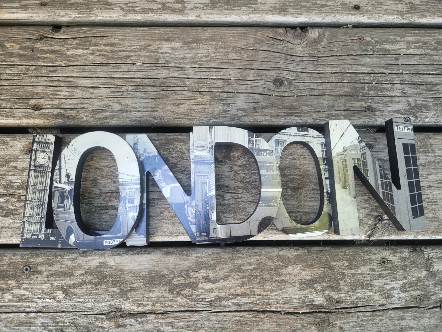 London sign