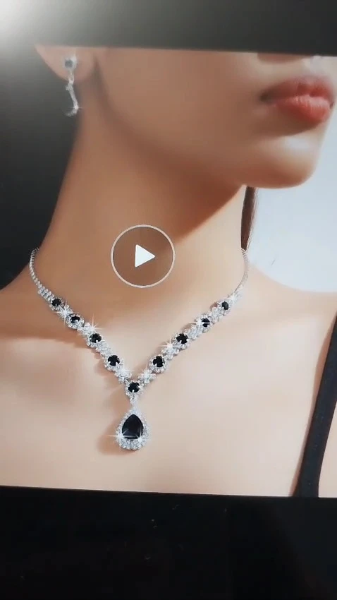 Rhinestone and Black Gem Necklace Set