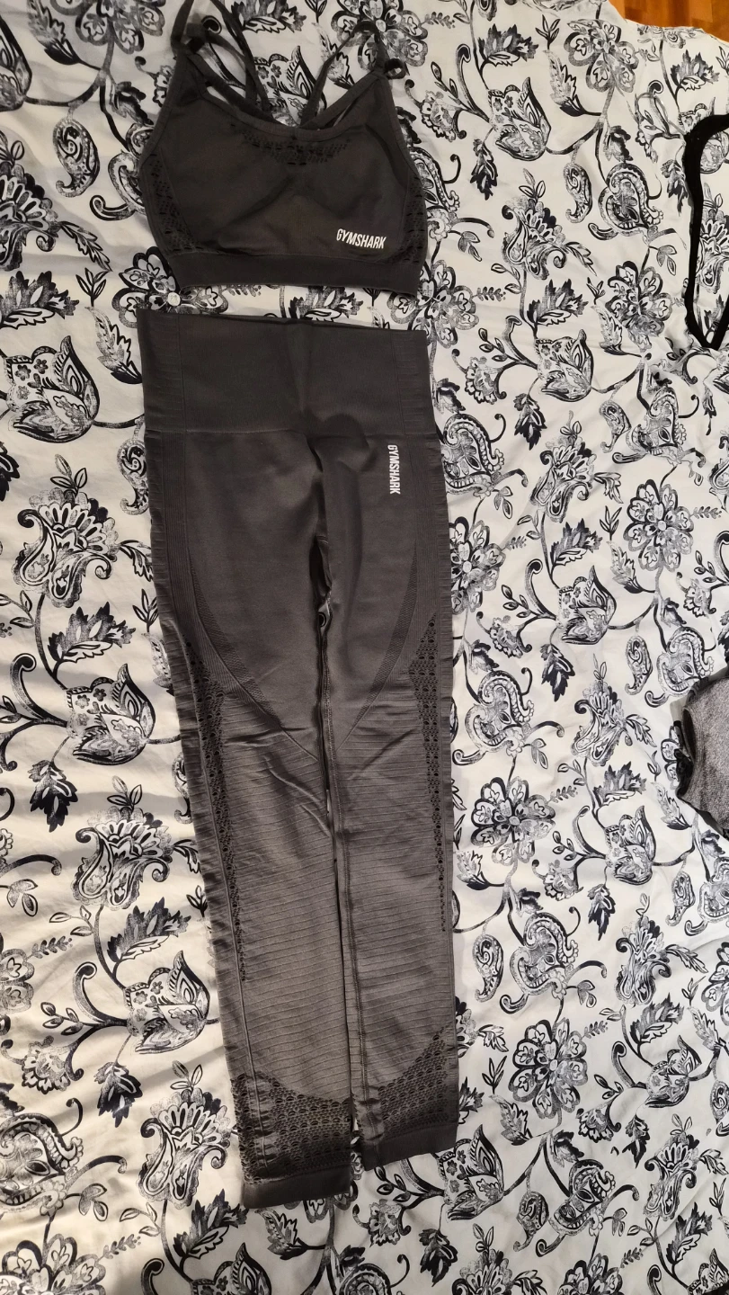 Gymshark Seamless Sports Bra and Leggings Set - Grey - Size S
