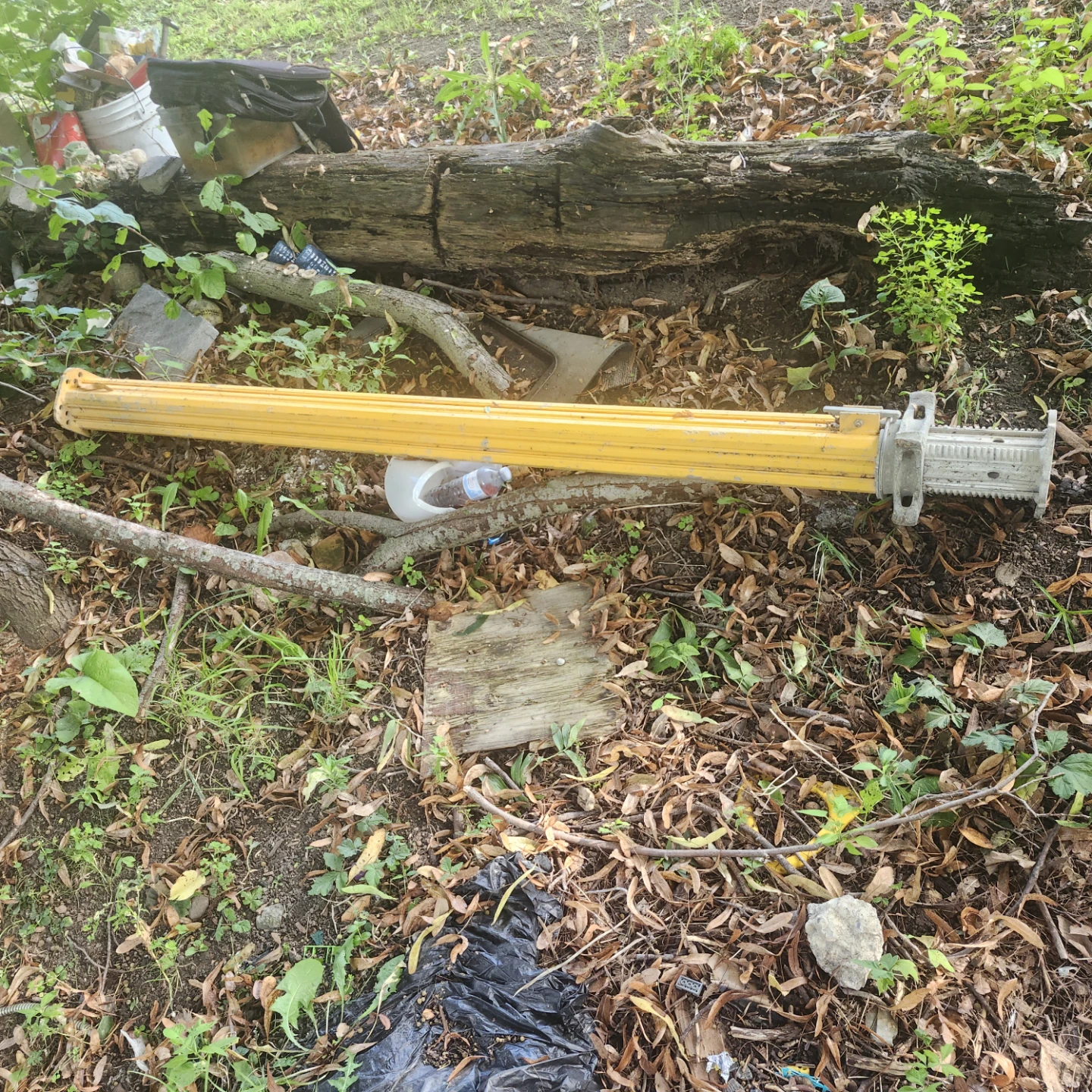 Yellow aluminum support beam