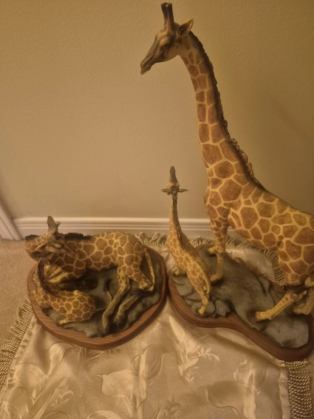 Giraffe Figurine Set - photo 2