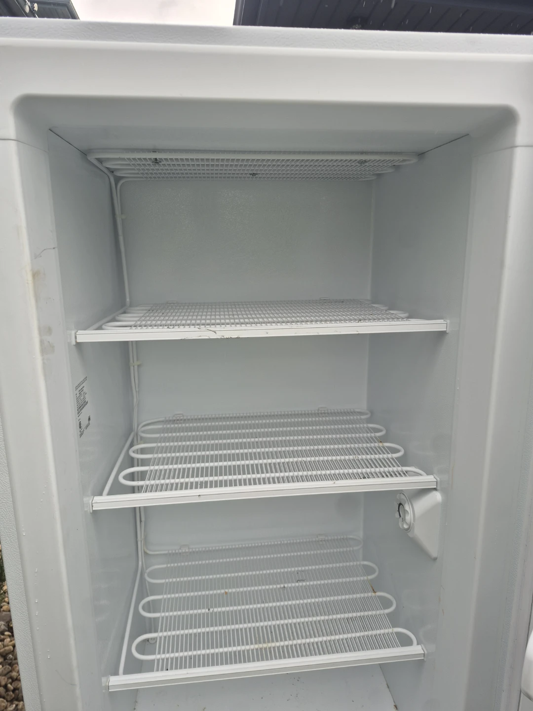 Frigidaire white Freezer - photo 4