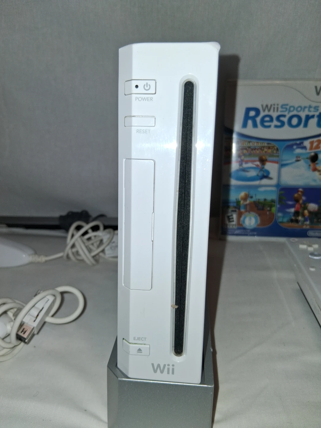 Nintendo Wii Console with Wii Sports Resort and Accessories - photo 3