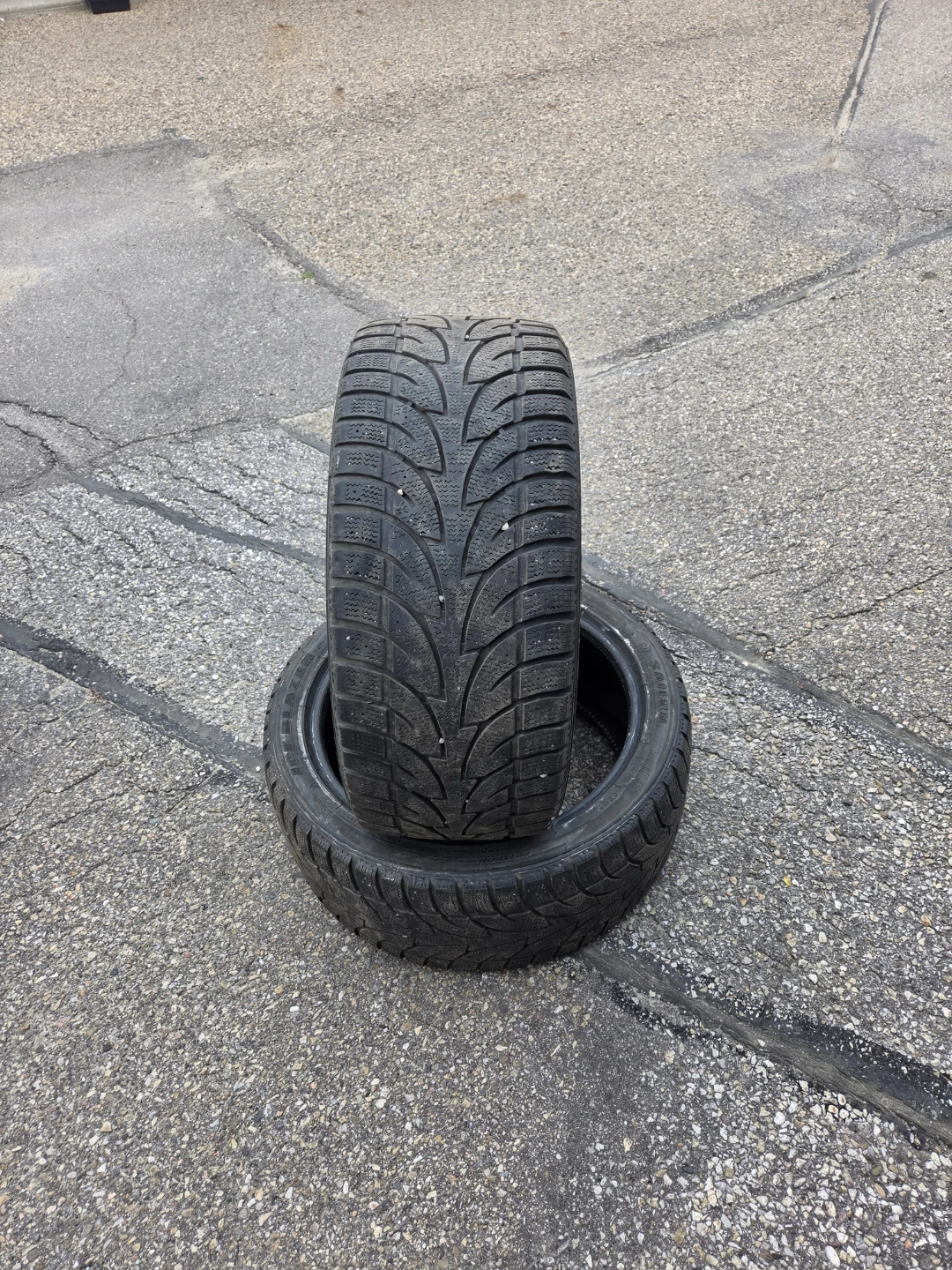 2 Tire Sailun Ice Blazer Winter  275/40R20