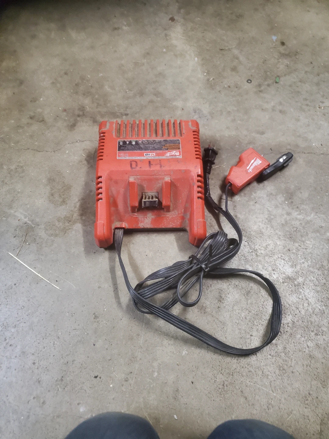 Milwaukee M18 Charger