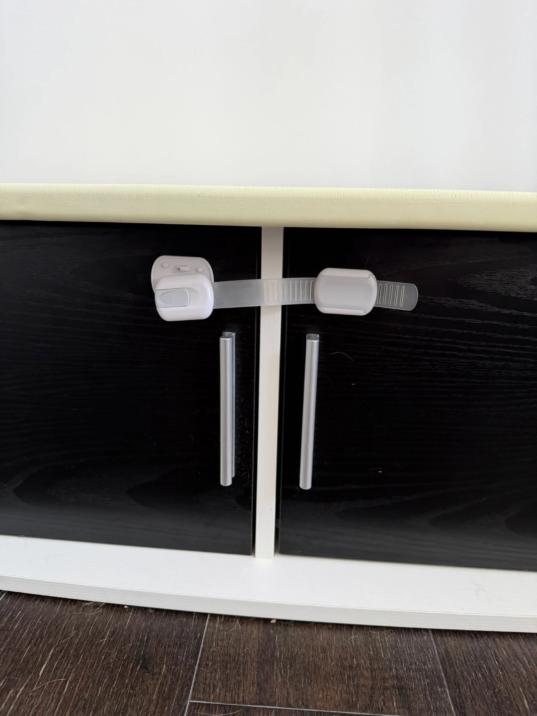 TV Stand - photo 2