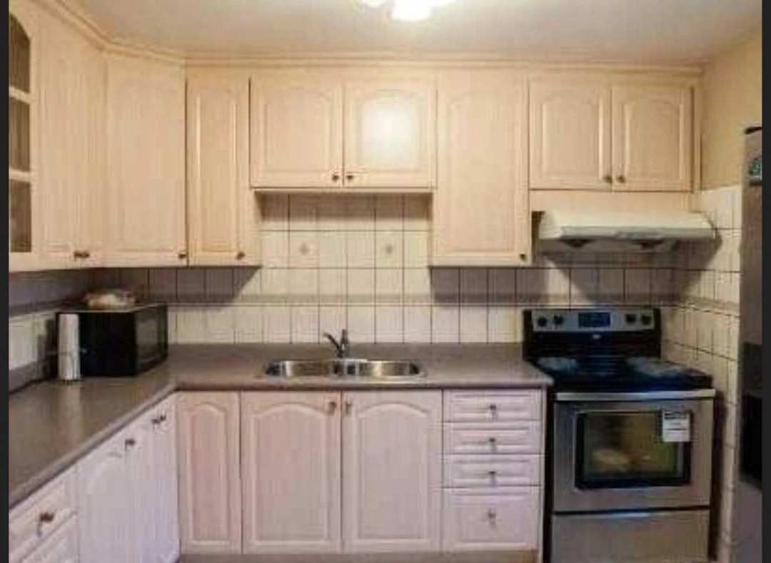 3 Bedroom 2 bathroom House with Backyard and garage - photo 5
