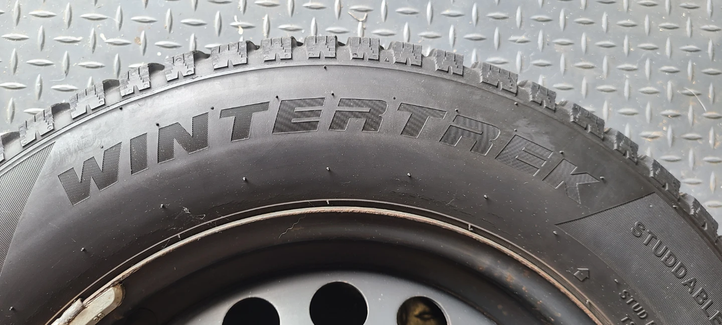 4 Wintertrek Tires on Steel Rims - photo 3