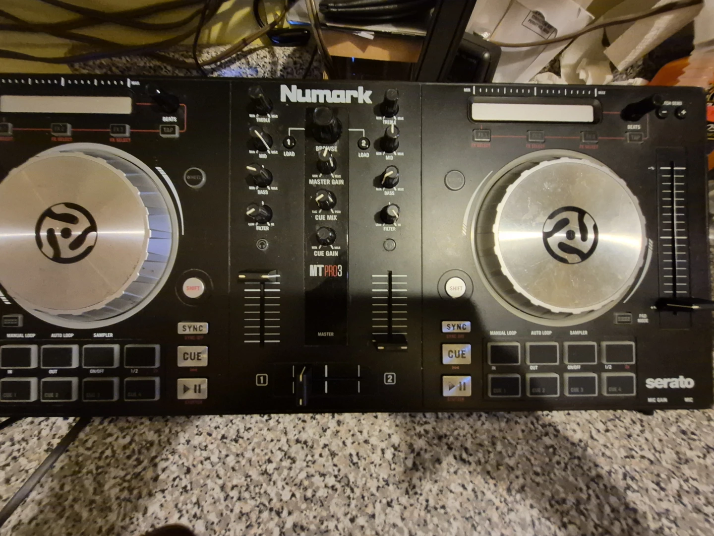 Numark MTPRO3 DJ Controller - photo 5