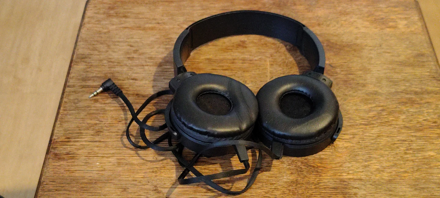 Tech 1 Extra Bass Stereo Headphones - photo 4