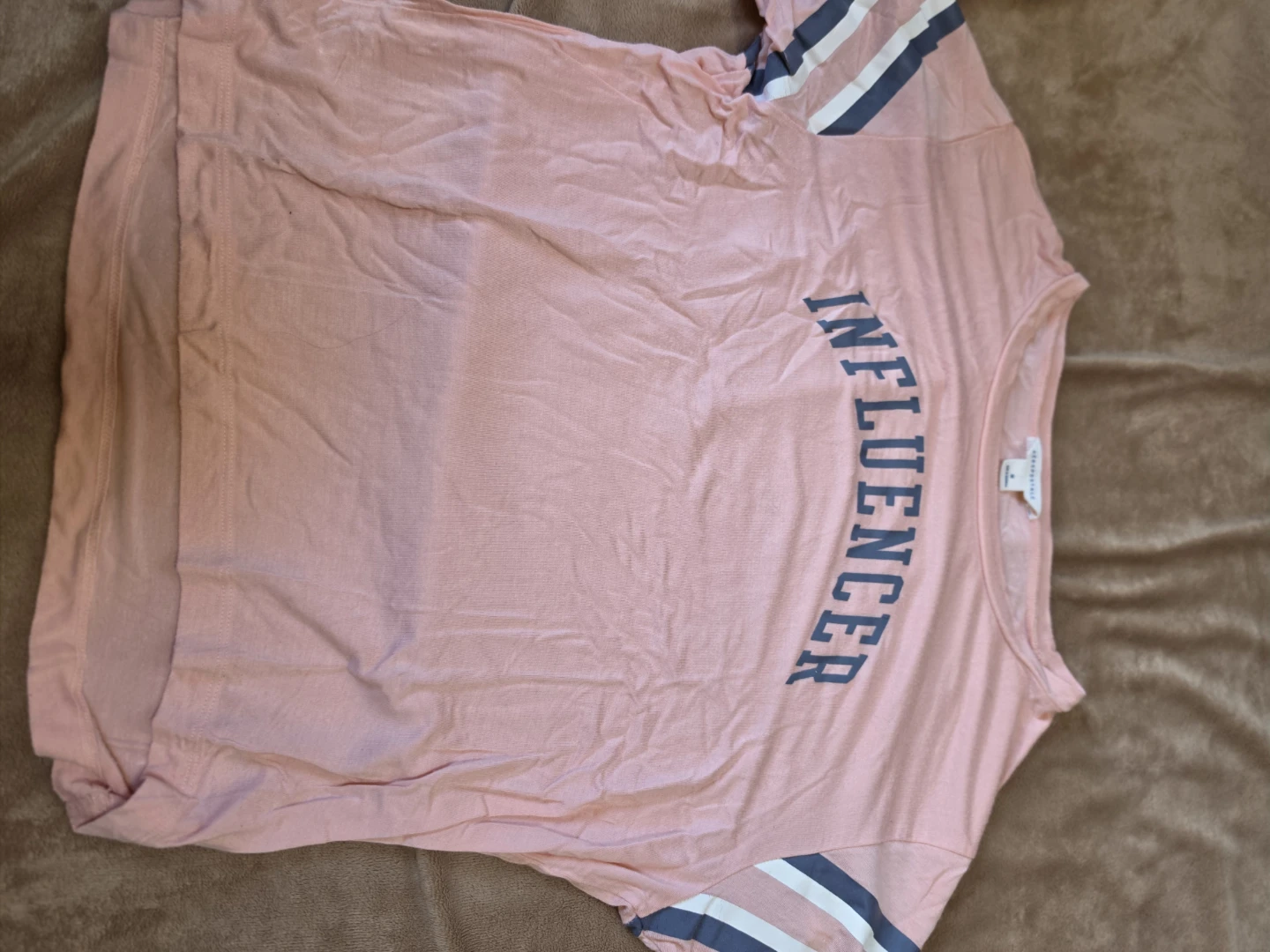 Bench T-Shirt & Aeropostle- Size M