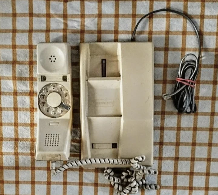 Vintage  Northern Electric Contempra rotary phone - photo 2