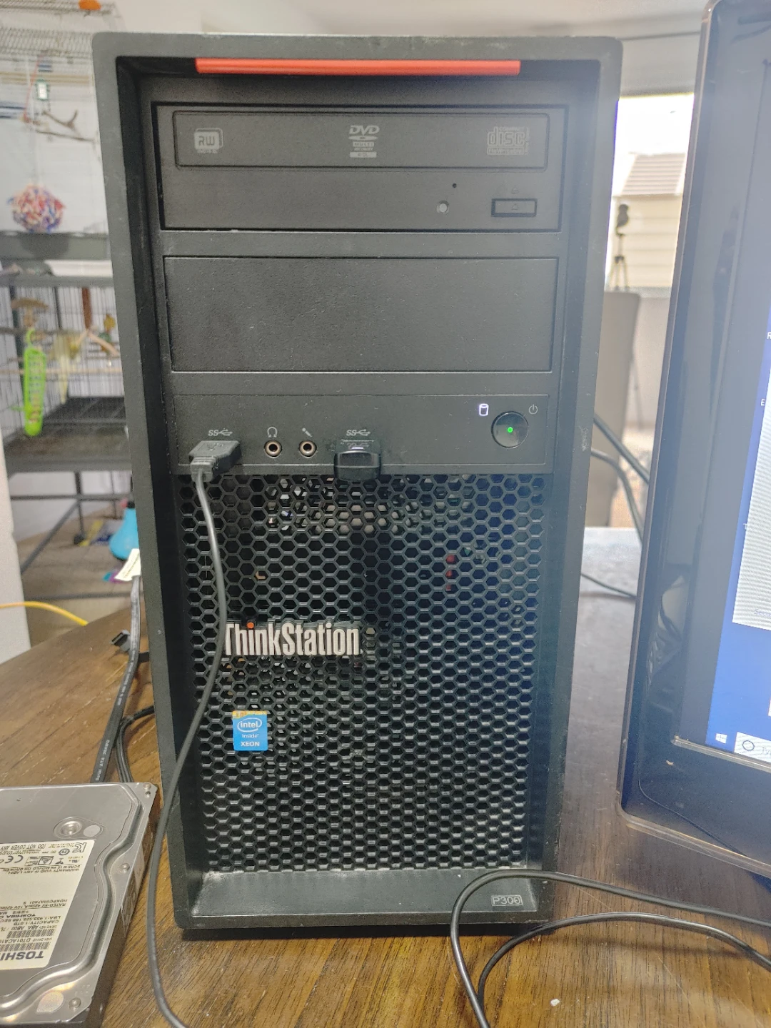 Lenovo ThinkStation P300 Desktop Computer