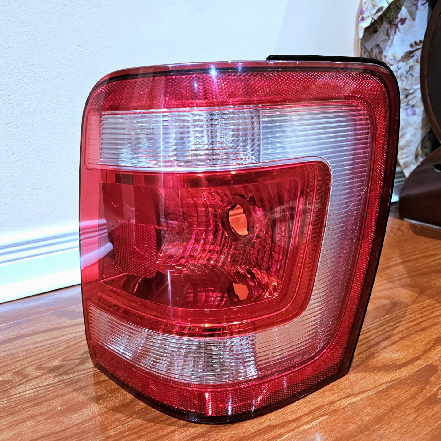 2008-2012 Ford Escape Genuine OEM Tail Lights Left & Right Pair - photo 4