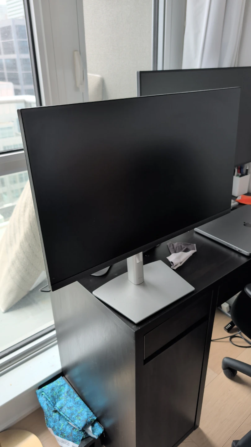 Dell 1080p 27 inch monitor, USB-C Hub