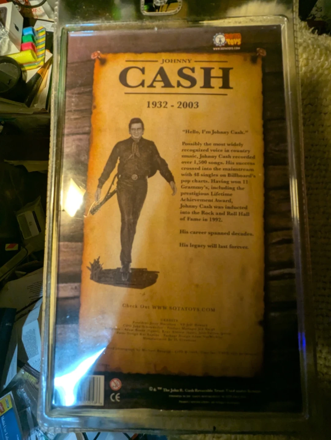 Johnny Cash 1932-2003 Figure with Guitar - photo 2