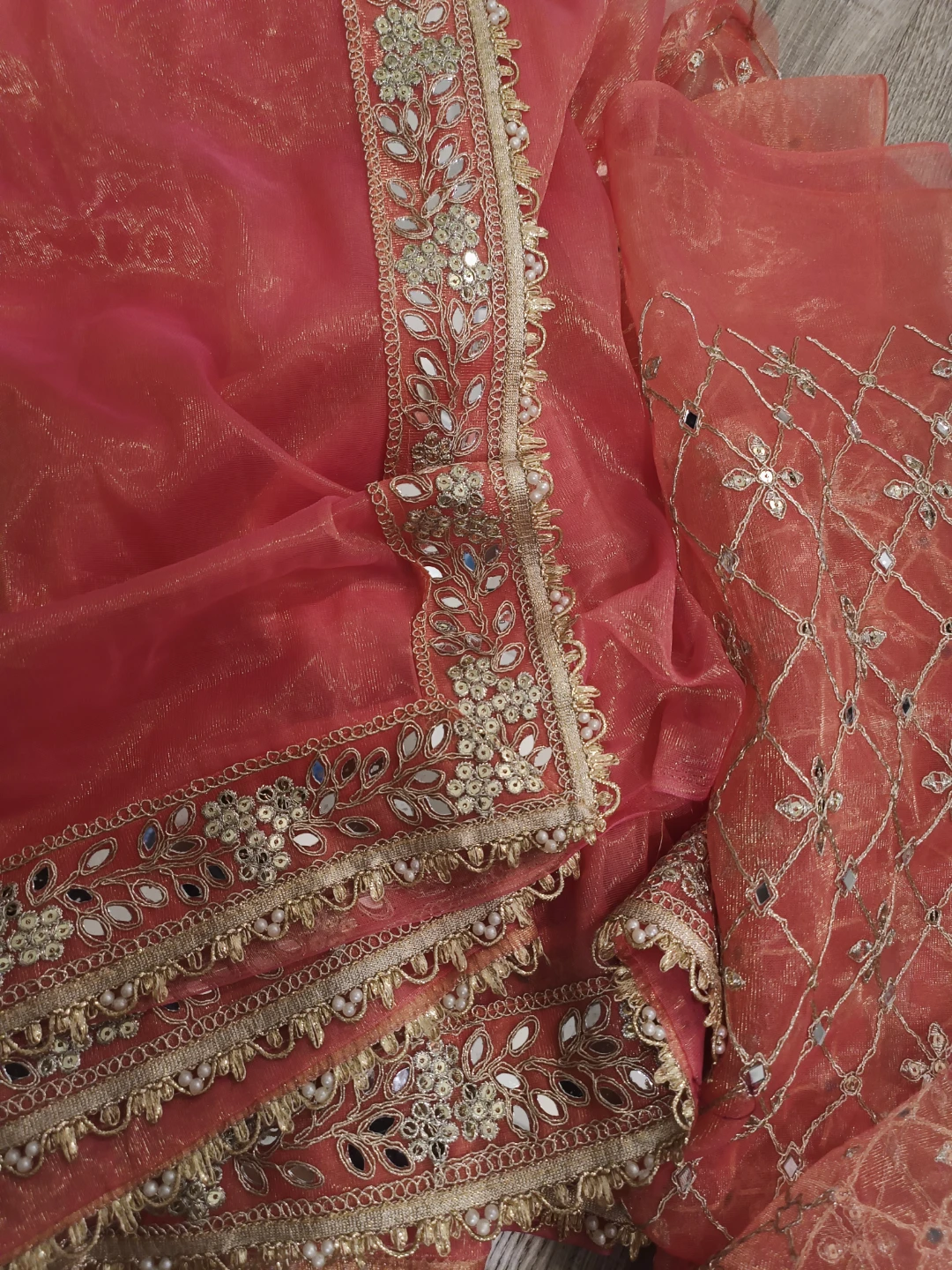 Brand New Pink embroidered Saree with pearls and mirror work - photo 3