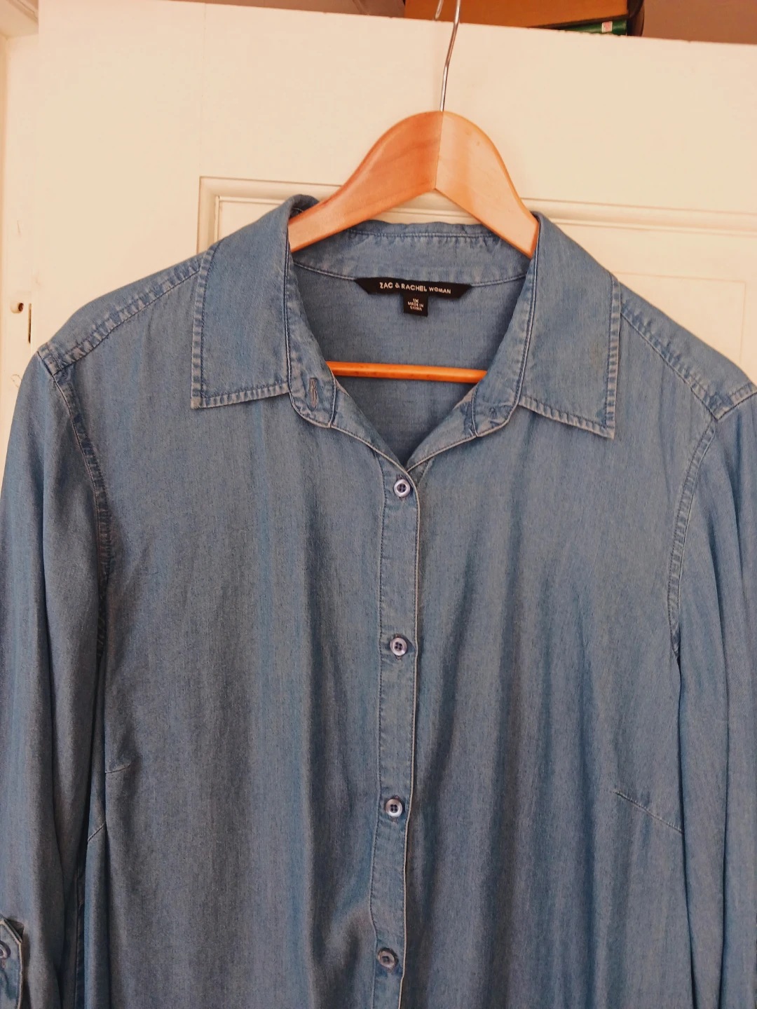 New !! Zac & Rachel Woman blue light denim shirt 1X - photo 3