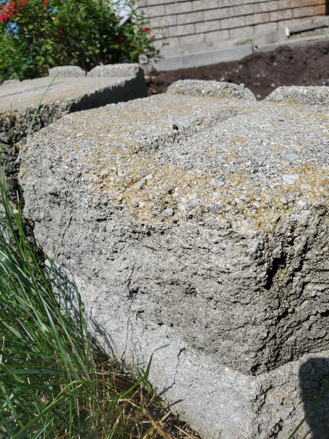 Concrete Retaining Wall Blocks - photo 2