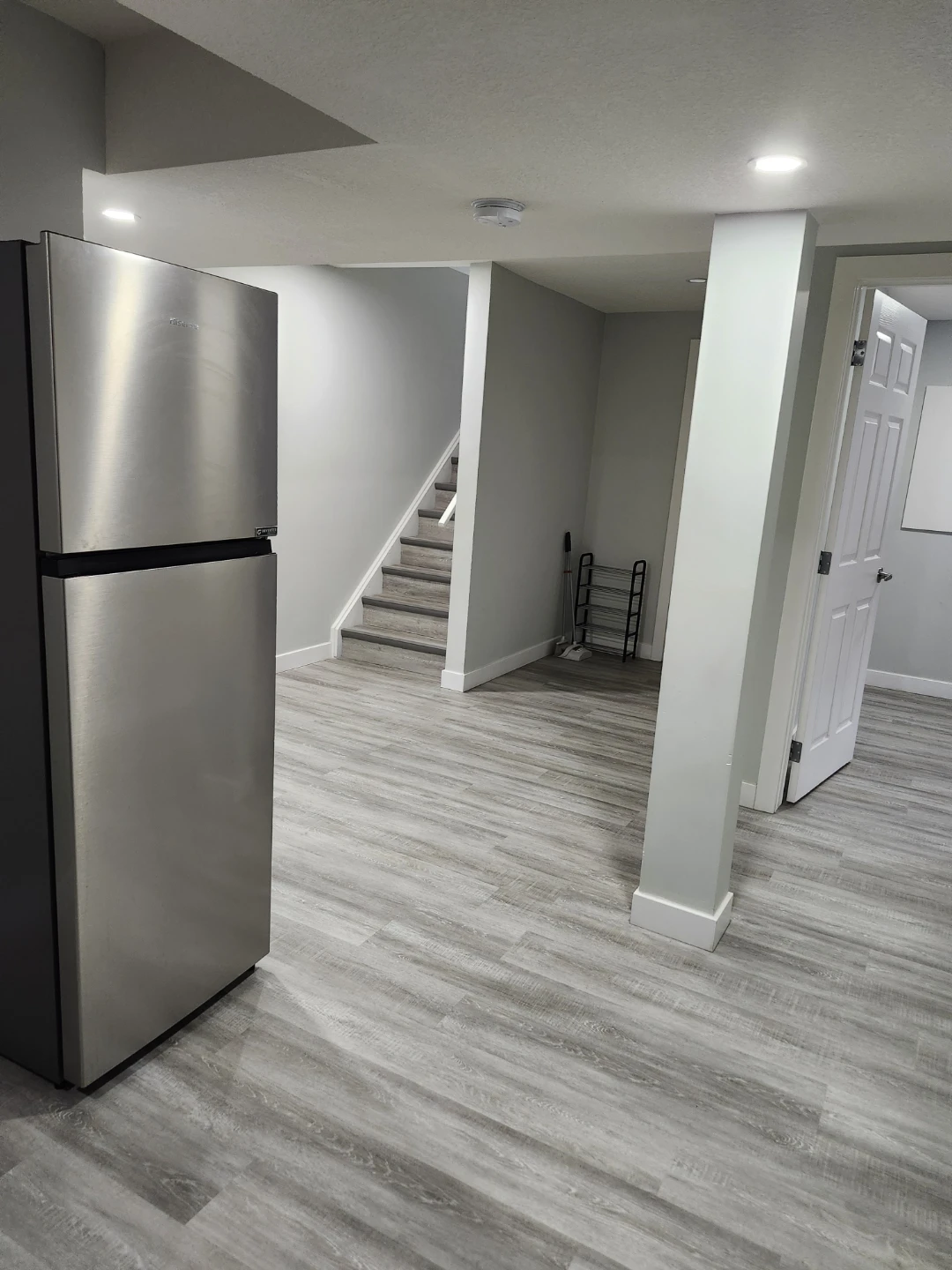 Rent for basement - photo 5