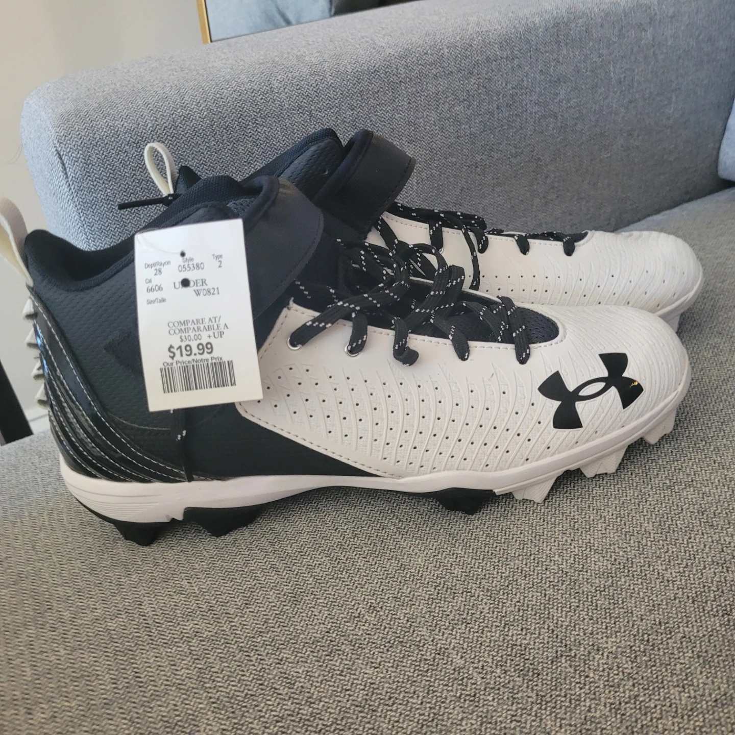 Under Armour White/Black Mid-Top Baseball Cleats