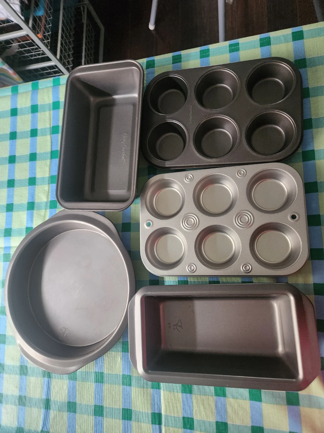 Betty Crocker Baking Pans Set