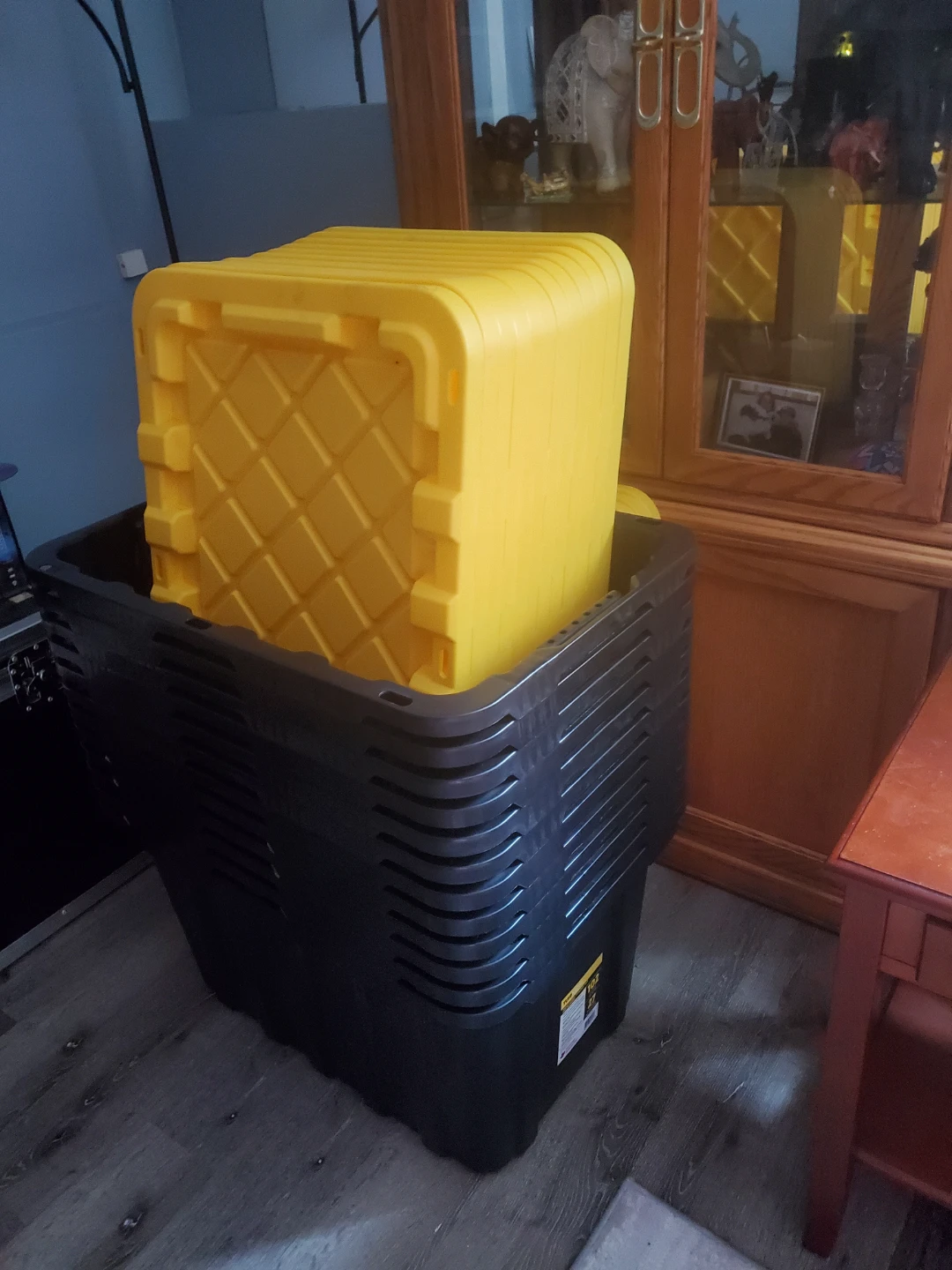 Tuff Store 102 Litre / 27 Gallon Heavy-Duty Storage Box - photo 2