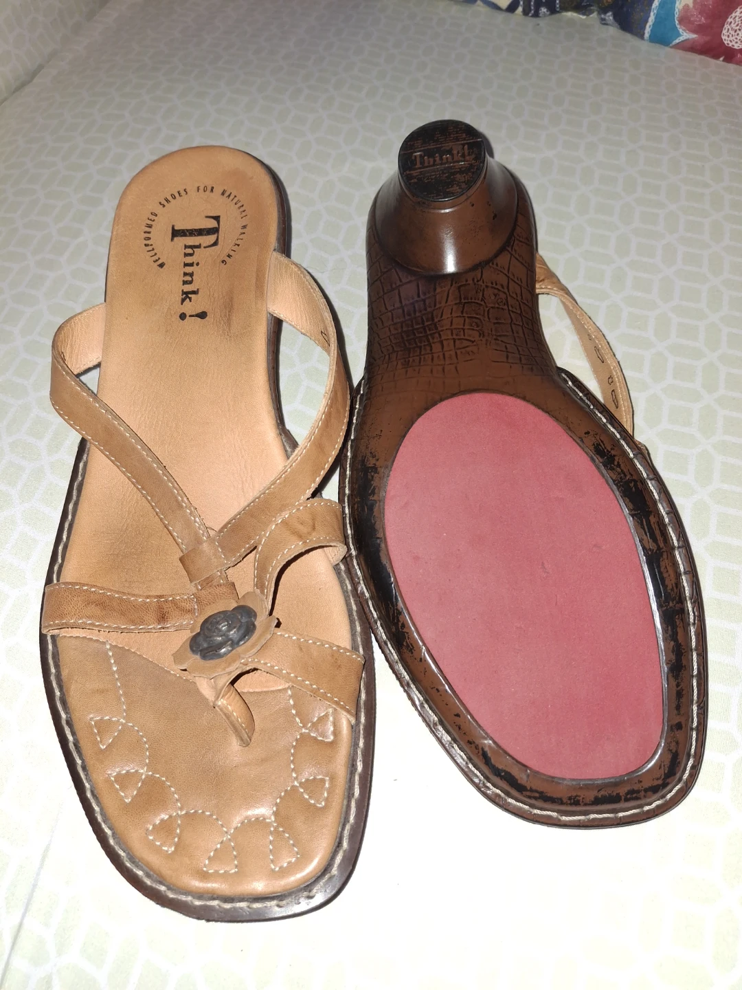 Think! Women's Brown Leather Sandals