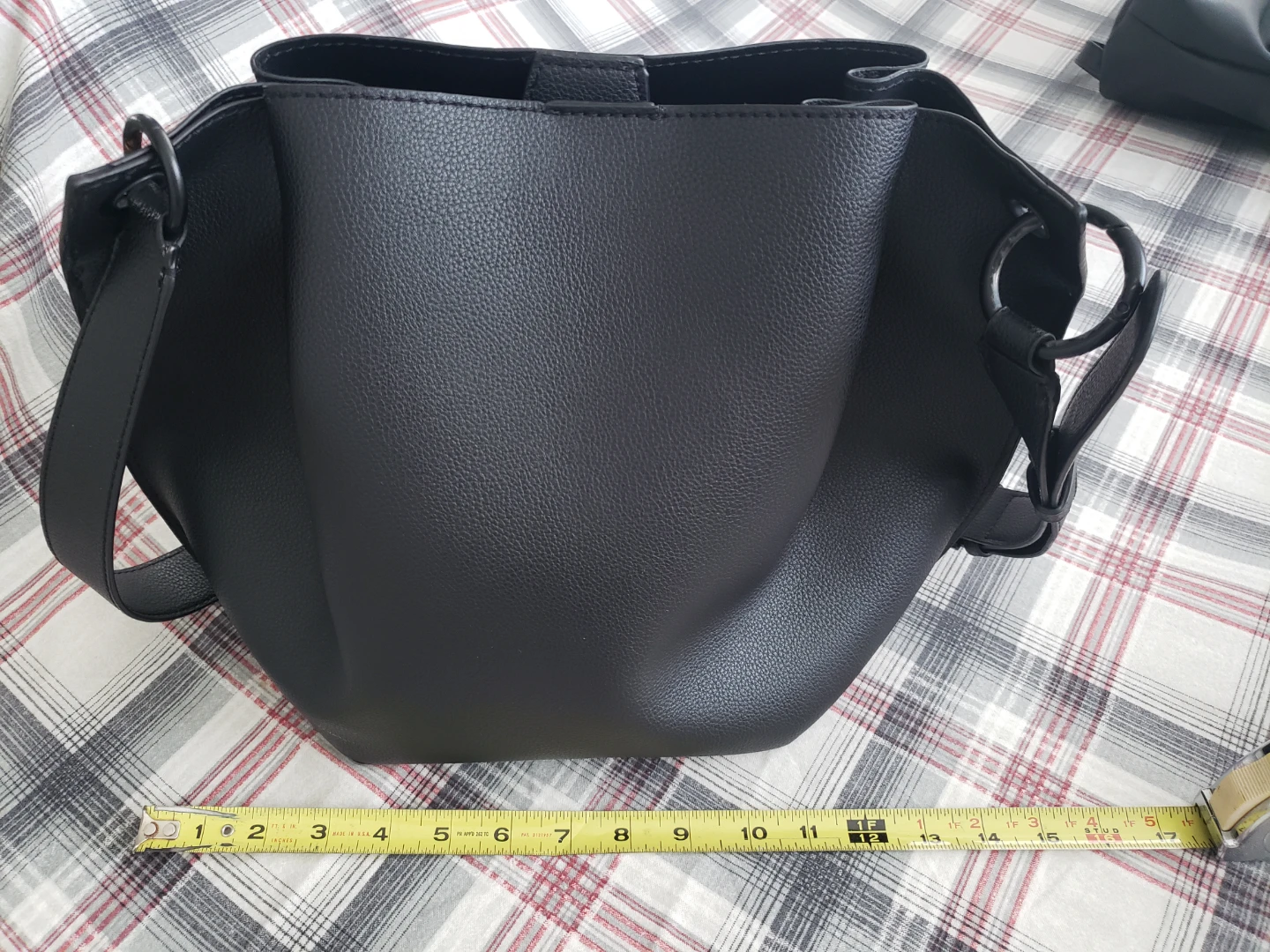 Black Guess Bucket Bag - photo 3