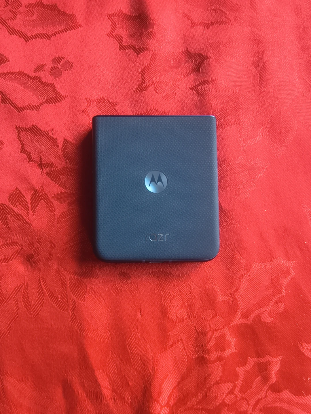 Cell phone Motorola RAZR 2025 - photo 4