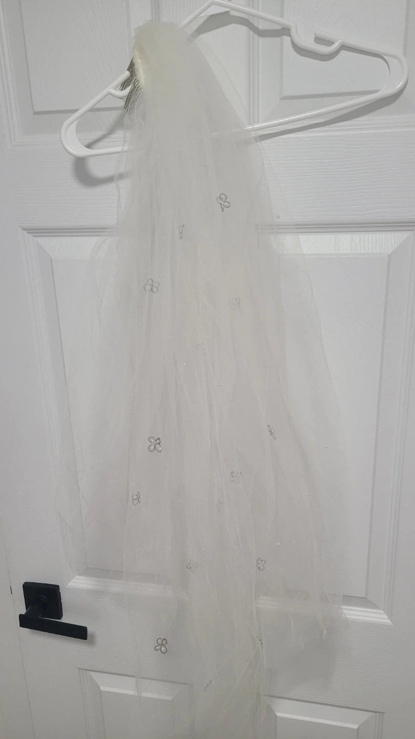 Butterfly bead wedding veil