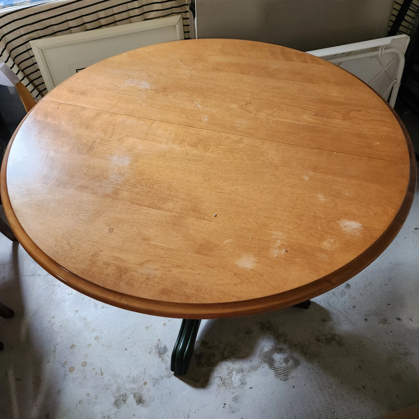 Pedestal table & chairs