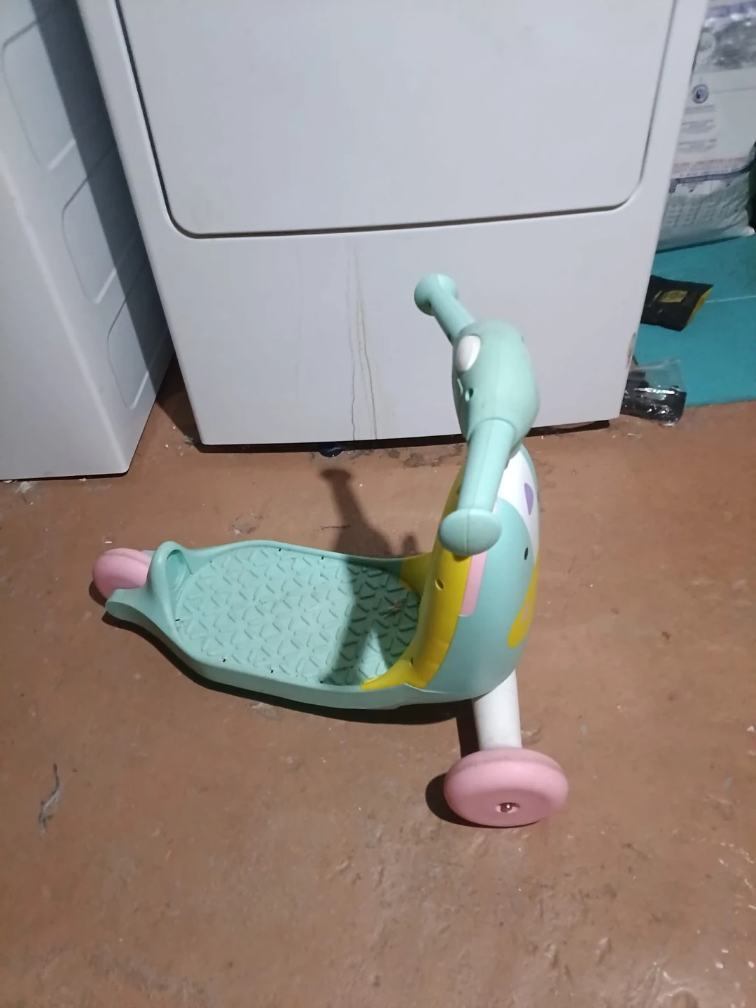 Kids Ride-On Scooter