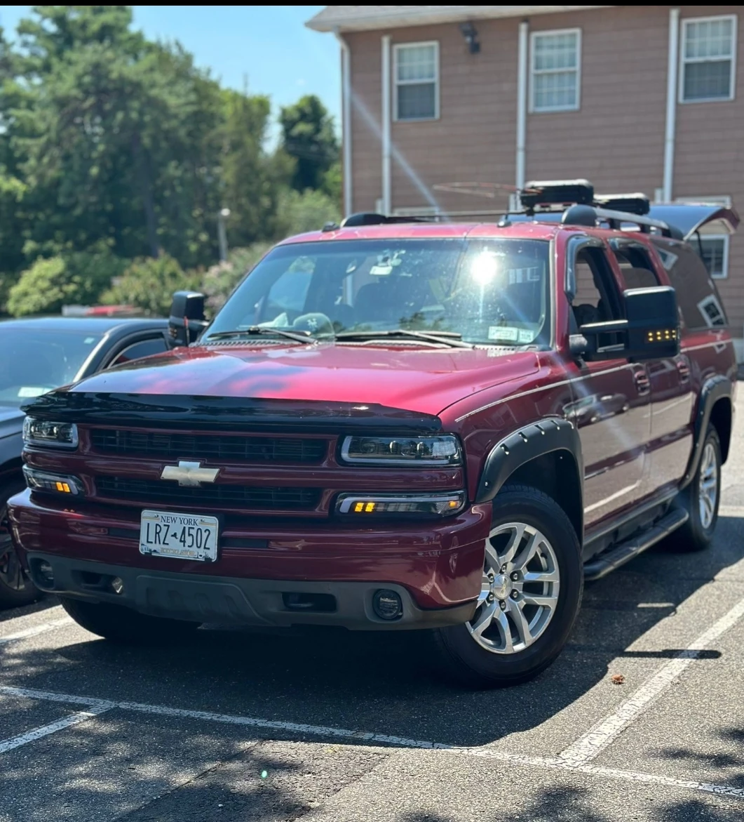 Chevrolet Suburban Z71 2004 4x4 — 5.3 V8