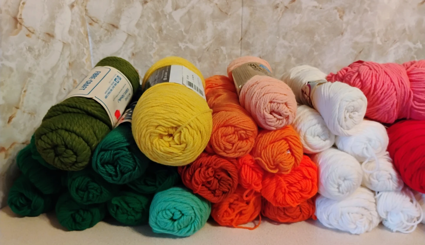BIG BAG OF YARN (VARIOUS COLORS) - photo 3