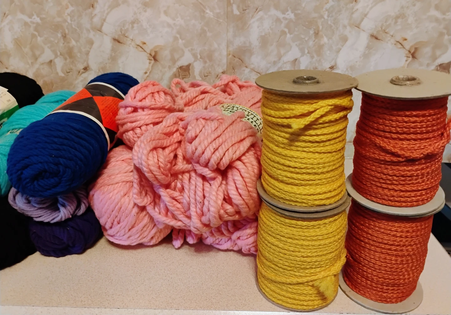 BIG BAG OF YARN (VARIOUS COLORS) - photo 5