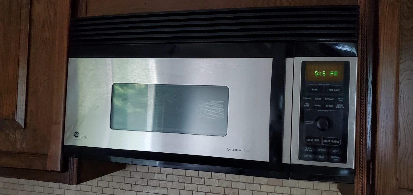 Free used Bosch electric oven range and GE microwave - photo 3