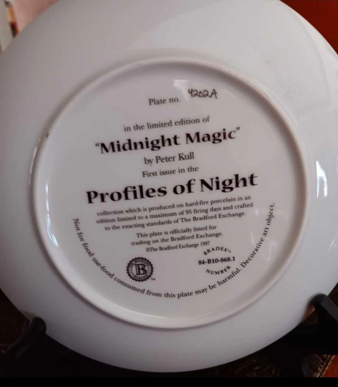 Peter Kull Wolf Decorative Plate - Midnight Magic - photo 4
