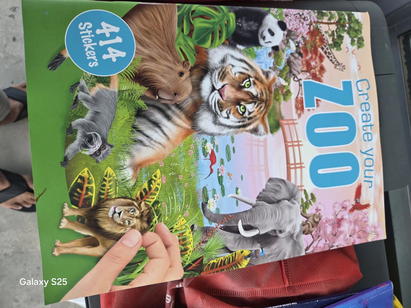Create Your Zoo Sticker Book with 414 Stickers