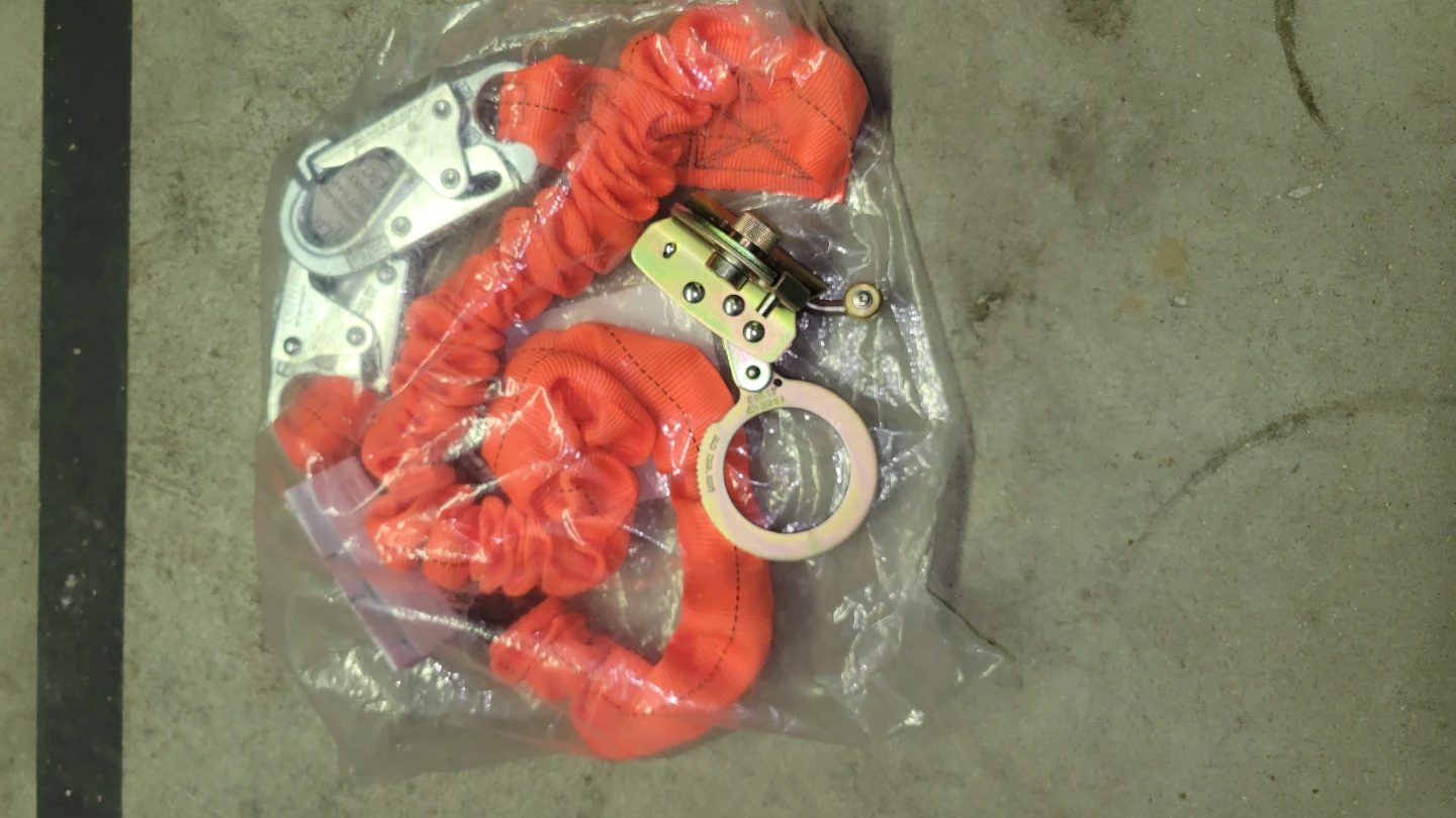 Safewaze Full Body Harness & Lanyard - photo 2