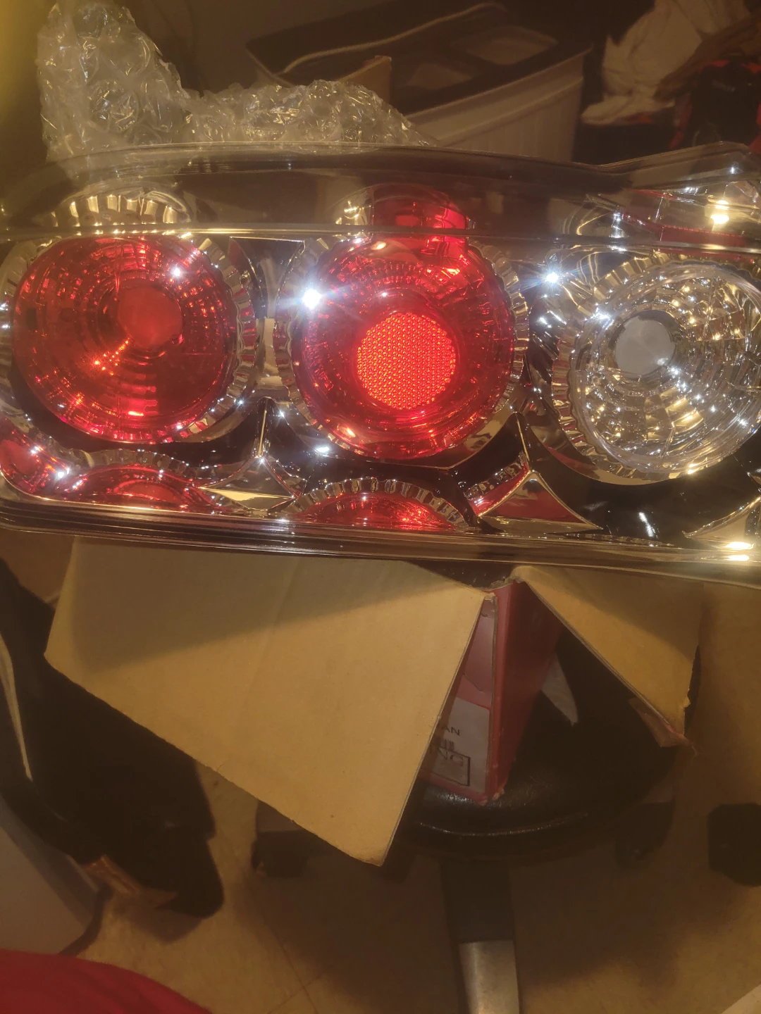Chrome Tail Lights 02-06 escalade - photo 2