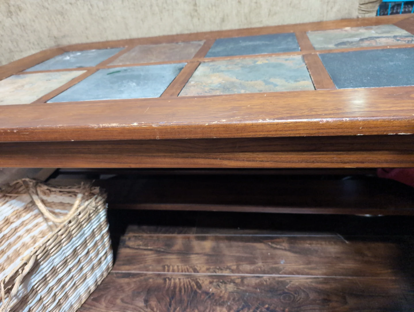Wooden coffee table with slate tile inlay - photo 3