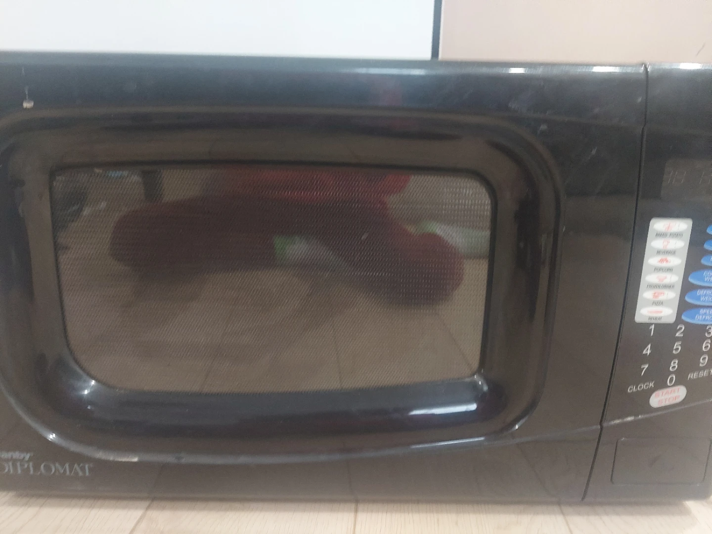Danby Diplomat Microwave - photo 2