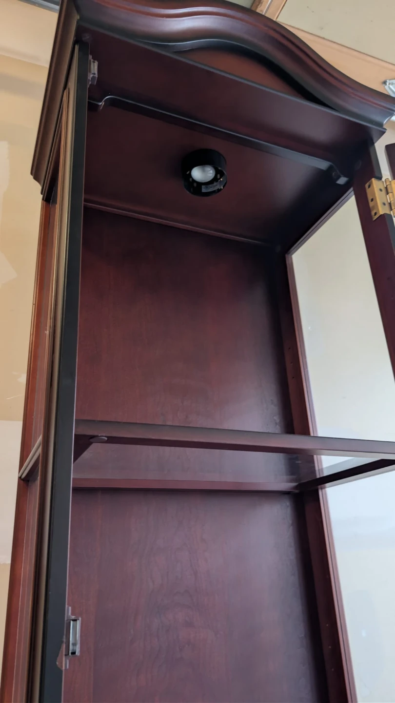 Wooden curio cabinet with glass shelves - photo 5