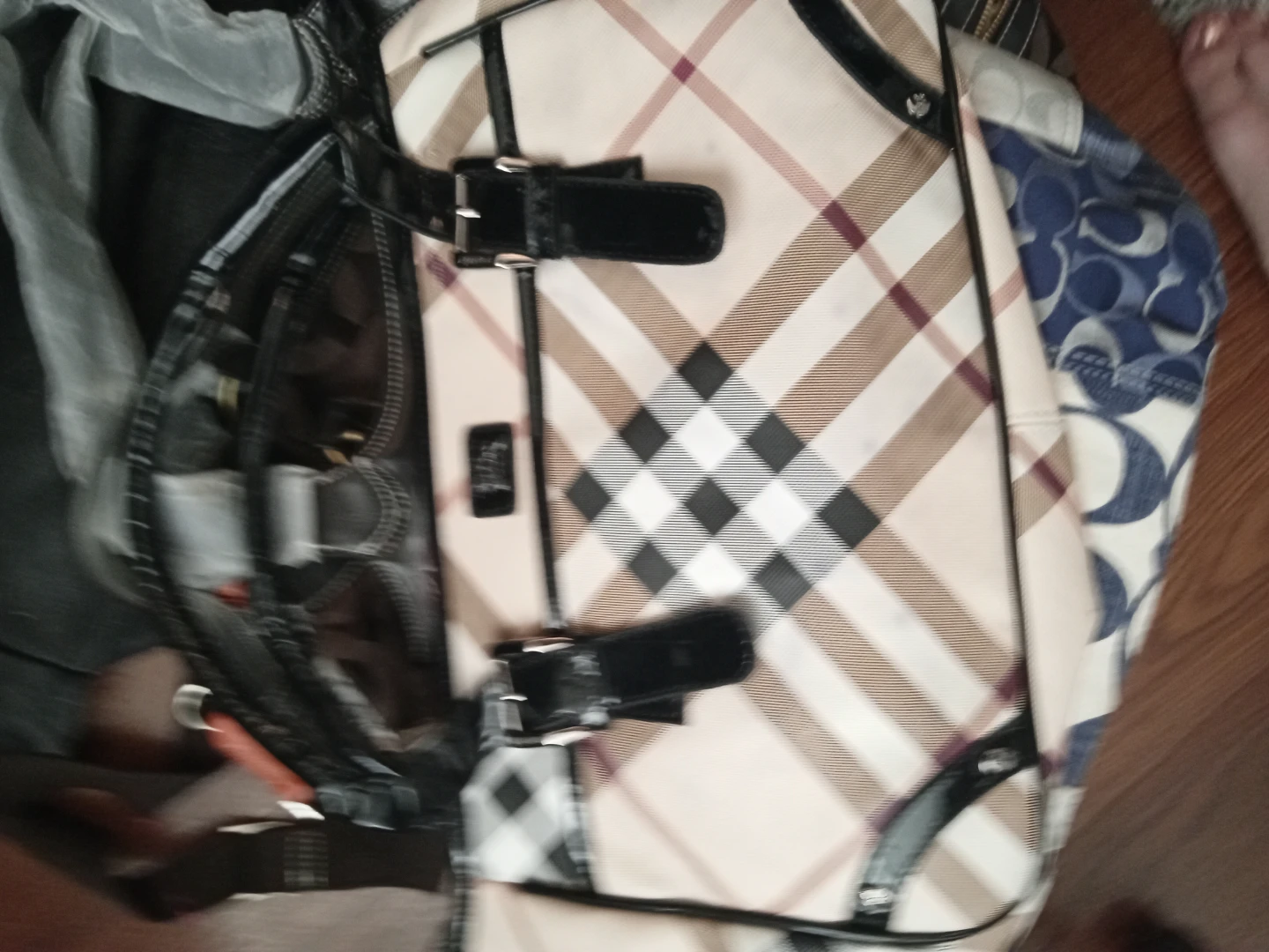 Multiple womens purses - photo 4