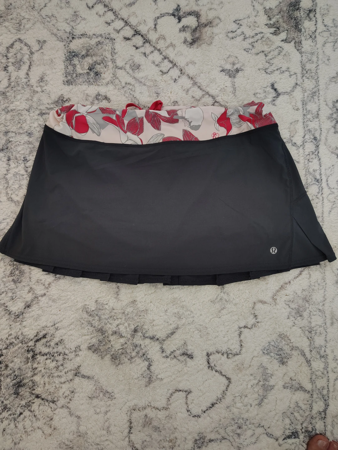 lululemon athletica Skirt  - Size 10