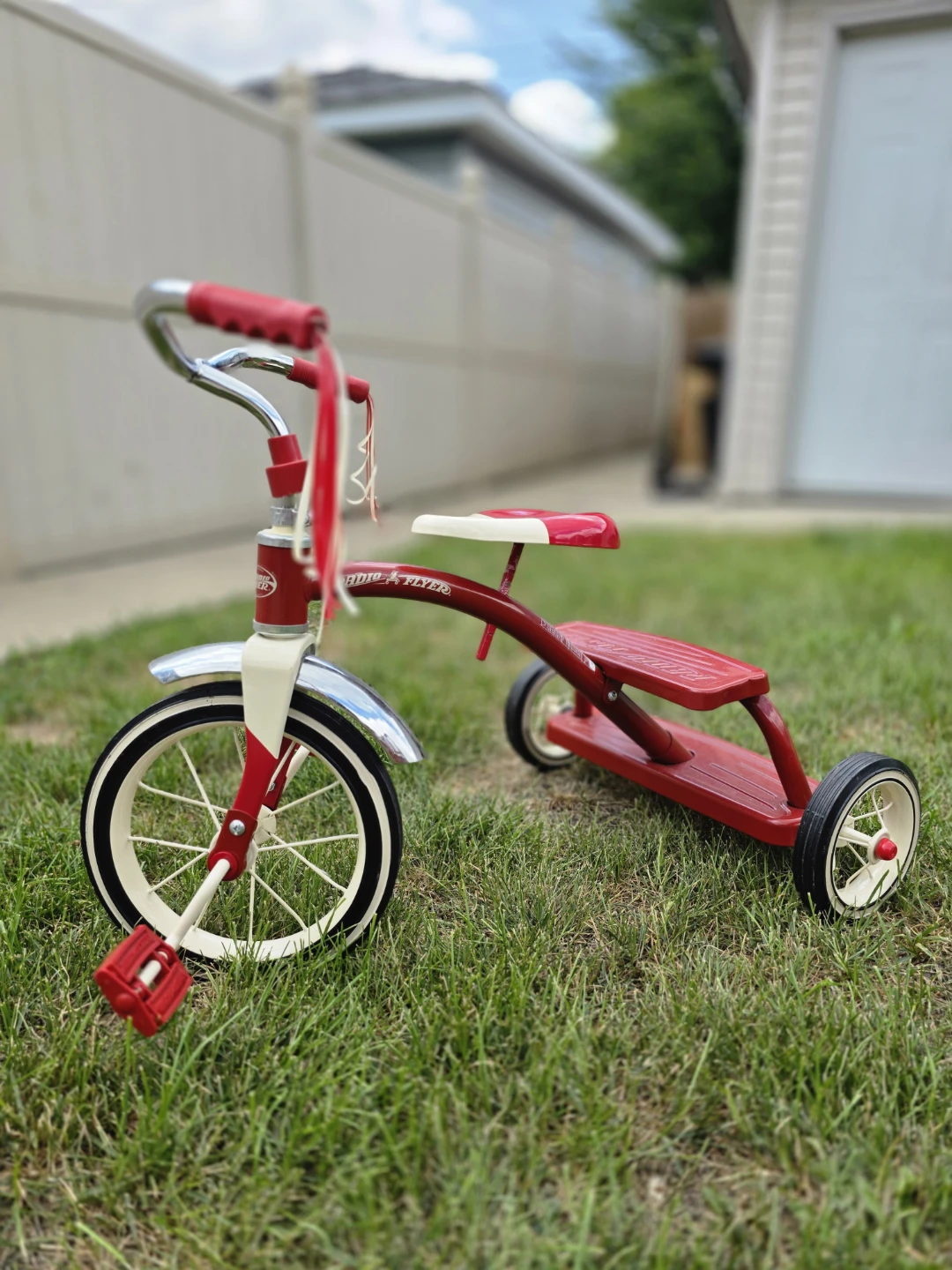 Radio Flyer Tricycle - photo 2