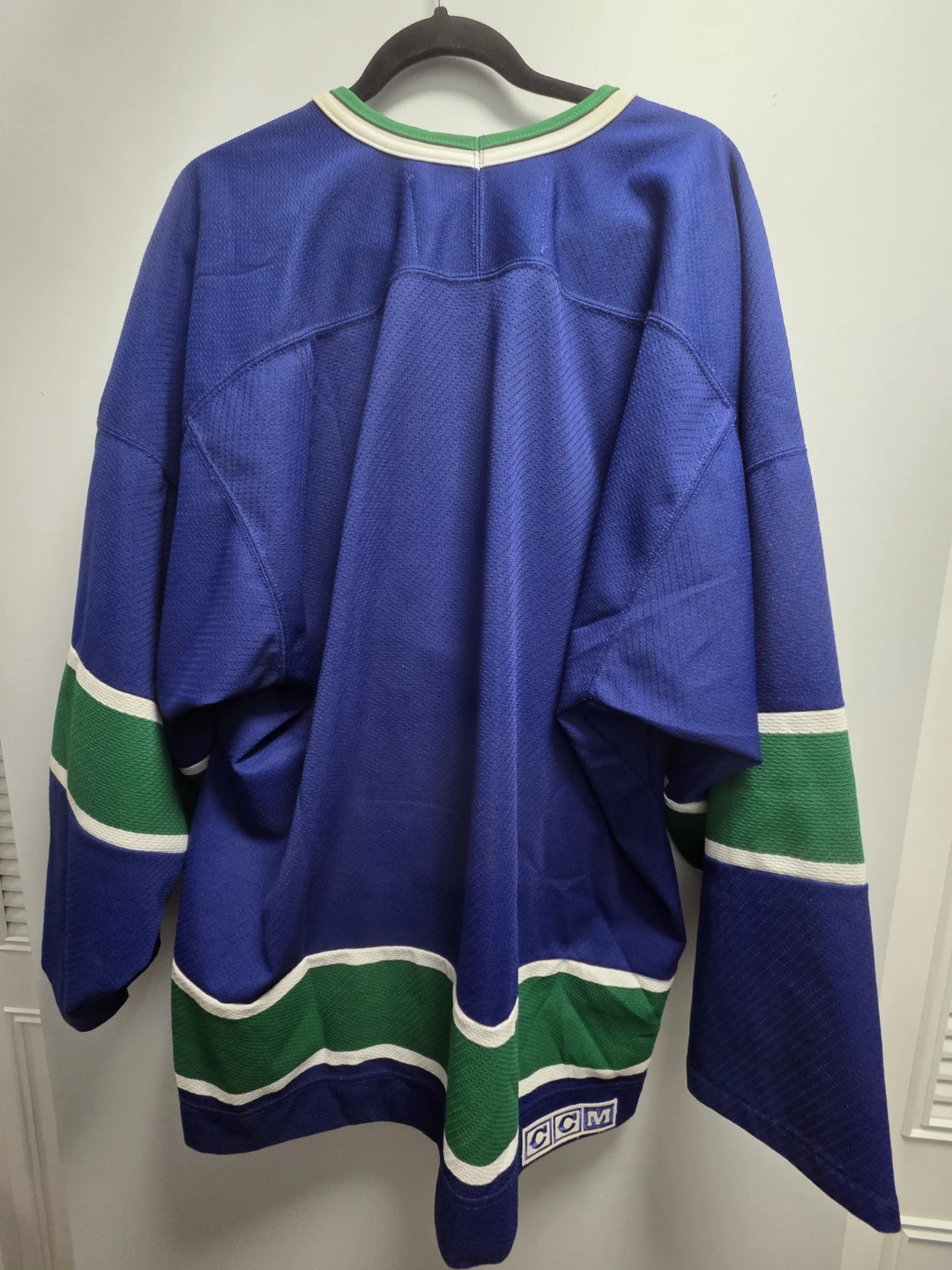 Vancouver Canucks Hockey Jerseys - photo 4