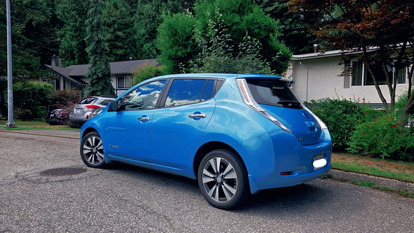 2015 Nissan Leaf SL (NEW battery) - photo 2