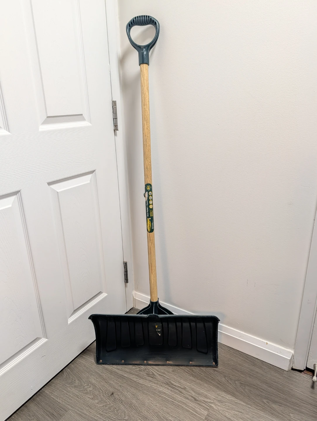 Yardwork Snow Pusher Shovel - photo 2